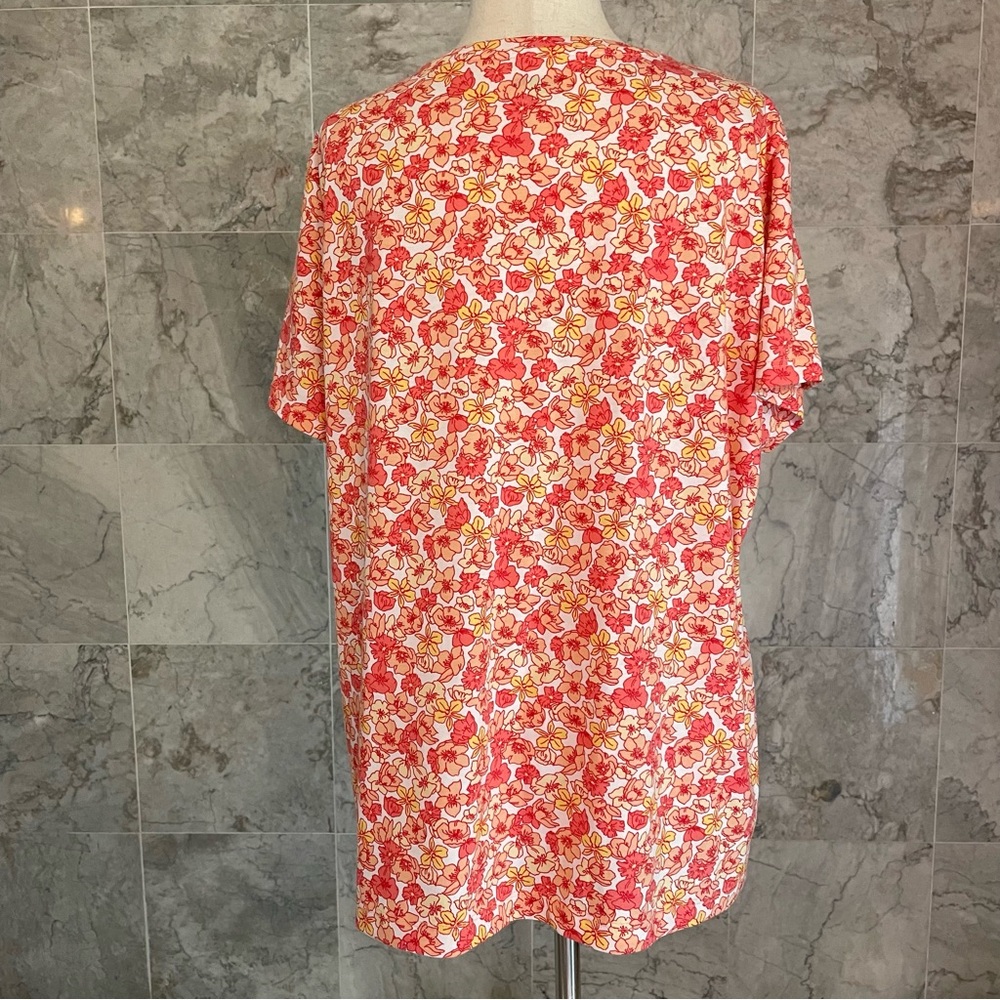 Lands’ End Floral Short Sleeve V Neck Tee - Picture 5 of 7